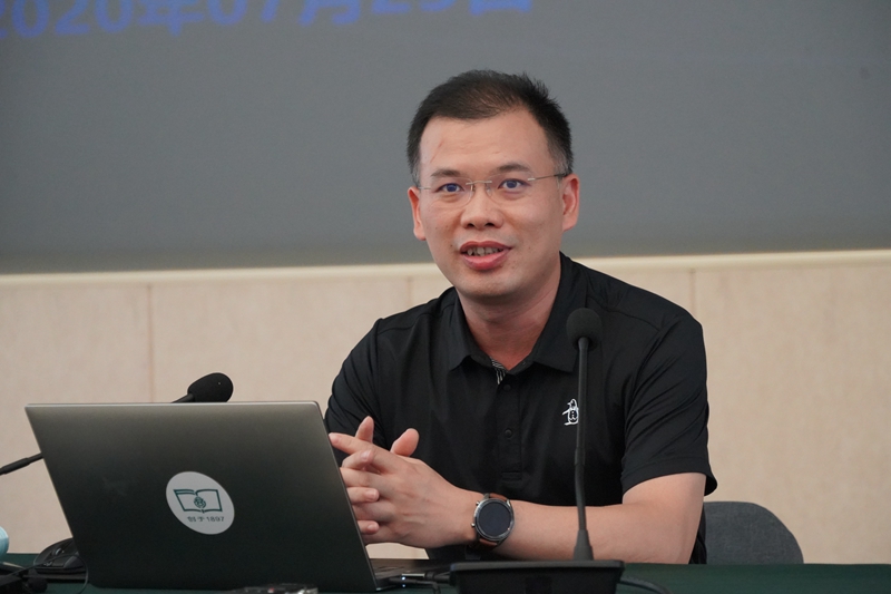 虎彩印艺股份有限公司出版副总裁朱俊先生